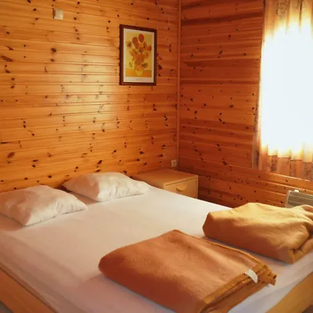 Chalet Venus 1 לה רושה - אן - ארדן
